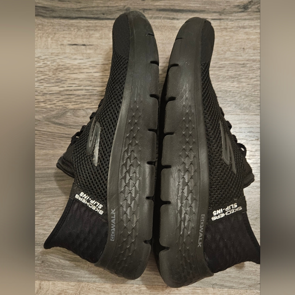 Skechers Women's Go Walk Black Sneakers - Picture 6 of 8